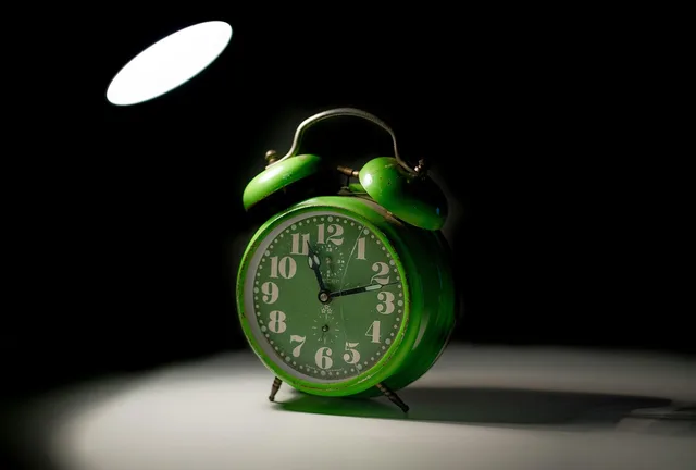 alarm, clock, broken, light, shadow, isolated, time, morning, coffee, hour, sleep, watch, stress, pointer, minute, tired, hours, deadline, black coffee, black sleep, black time, black sleeping, black clock, black stress, black watch, black morning. SLA deadline mistakes: the blind spots that make two teams read the clock differently
