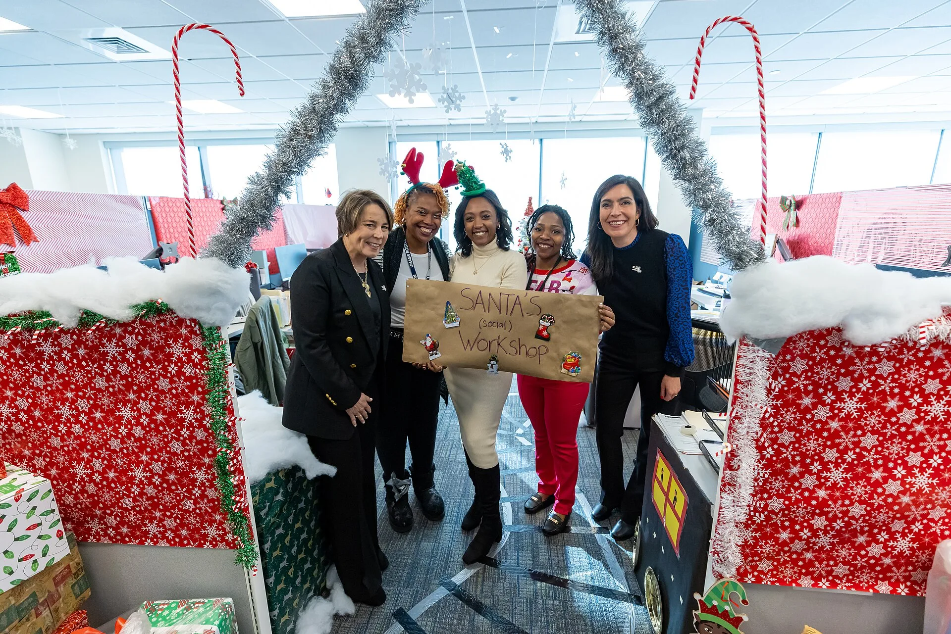 Governor Healey, First Partner Lydgate thank DCF workers, wrap presents at annual Holiday Toy Drive Governor Maura Healey and First Partner Joanna Lydgate join Secretary of Health and Human Services Kate Walsh to thank workers at the Department of Children and Families and wrap presents for foster c. Subtract Business Days Holidays 2027: U.S. Example