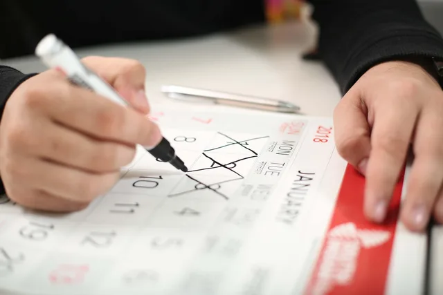 calendar, hand, days, cross, planner, calendar, calendar, calendar, calendar, calendar, planner, planner. Monday to Friday totals for any year: why the count is only 260, 261 or 262