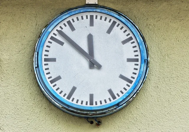 clock, station clock, clock face, time display, pointer, time, round, timepiece, minutensprunguhr, minute pulse, dcf77, radio time signal, time indication, wall, building. How to count working hours between two timestamps